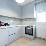 Majestic Apartments- With Parking شقة بوخارست