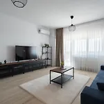 Majestic Apartments- With Parking شقة بوخارست