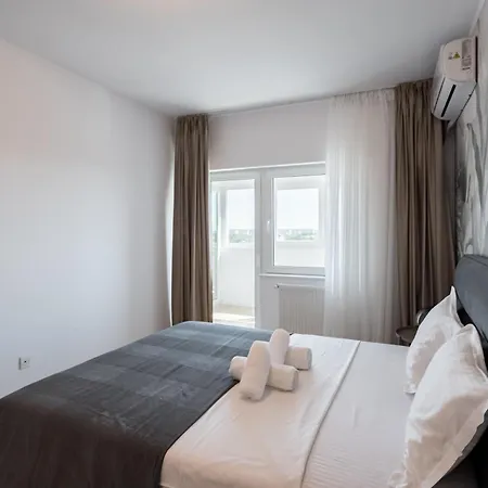 Majestic Apartments- With Parking Daire