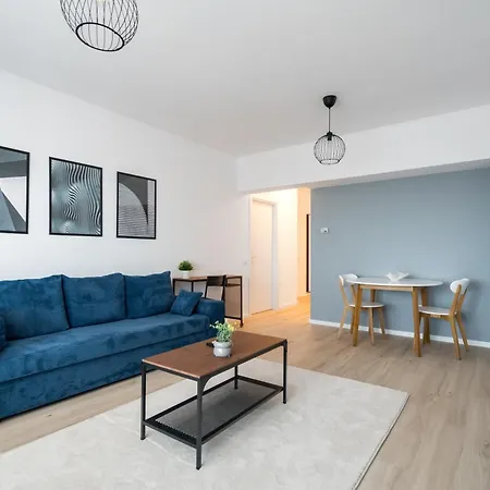 Majestic Apartments- With Parking *