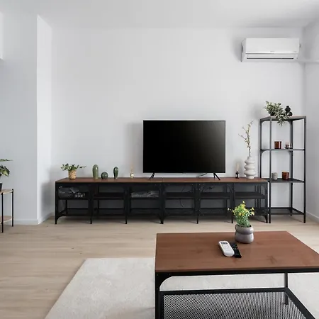 Majestic Apartments- With Parking * Bucharest