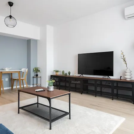 Апартаменти Majestic Apartments- With Parking Бухарест