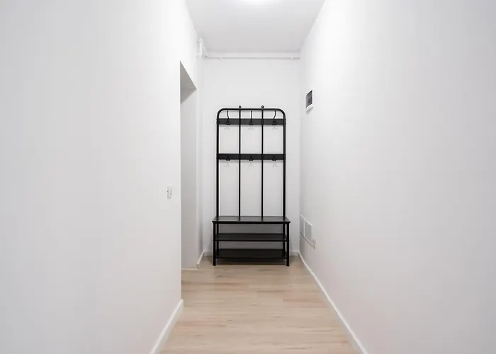 Majestic Apartments- With Parking *