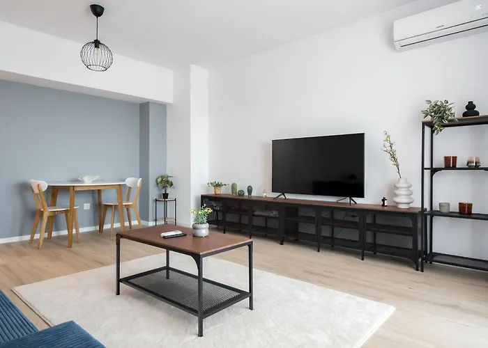 Апартаменти Majestic Apartments- With Parking Бухарест