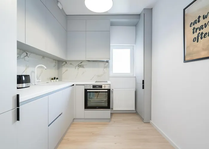 Majestic Apartments- With Parking *