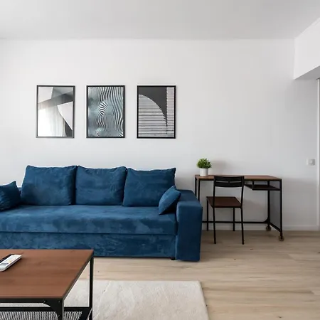 Majestic Apartments- With Parking *