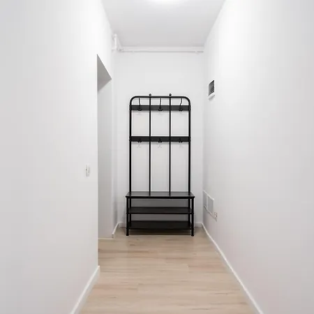 Majestic Apartments- With Parking *