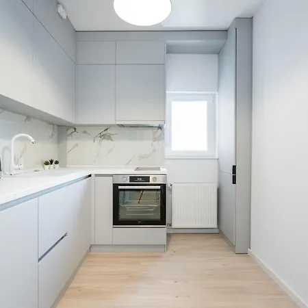 Majestic Apartments- With Parking *