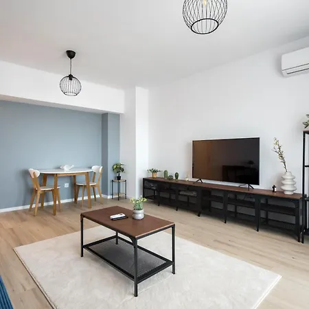 Majestic Apartments- With Parking