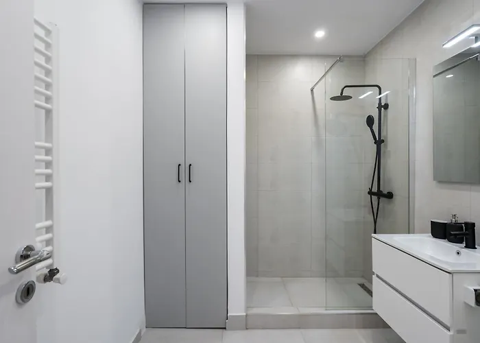 Διαμέρισμα Majestic Apartments- With Parking *